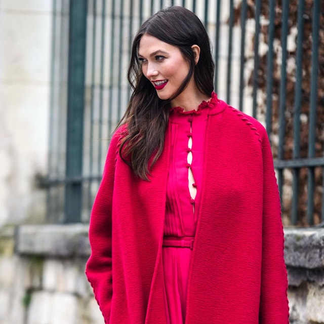 karlie kloss vestido rojo