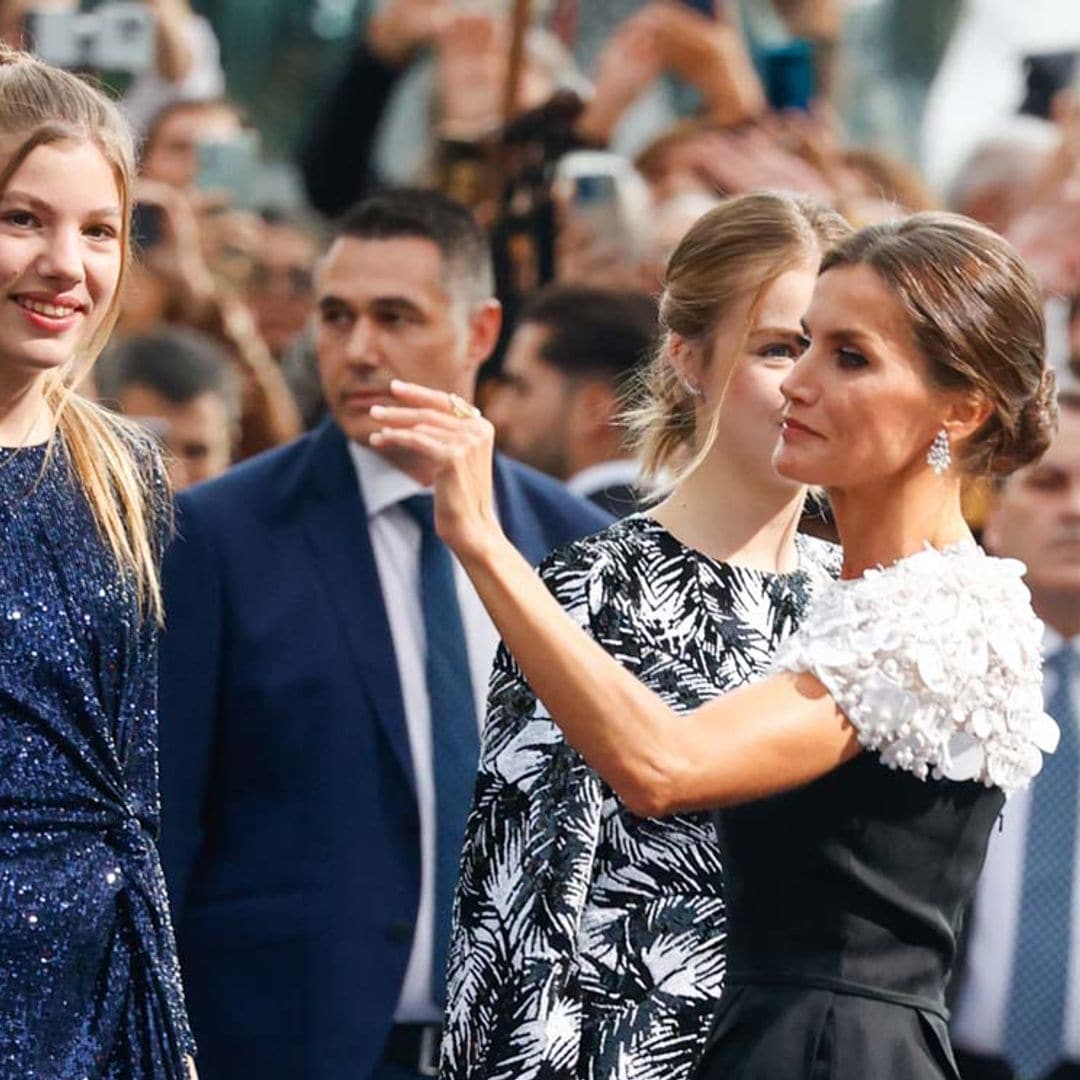 No te pierdas el vídeo de doña Letizia colocando el pelo a sus hijas antes de la ceremonia