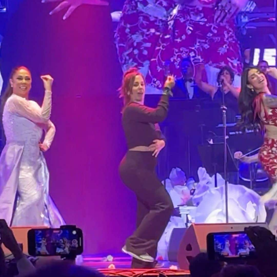 El vídeo viral de Isabel Pantoja con su sobrina Anabel y Naiara de ‘OT’ haciendo un TikTok en pleno concierto