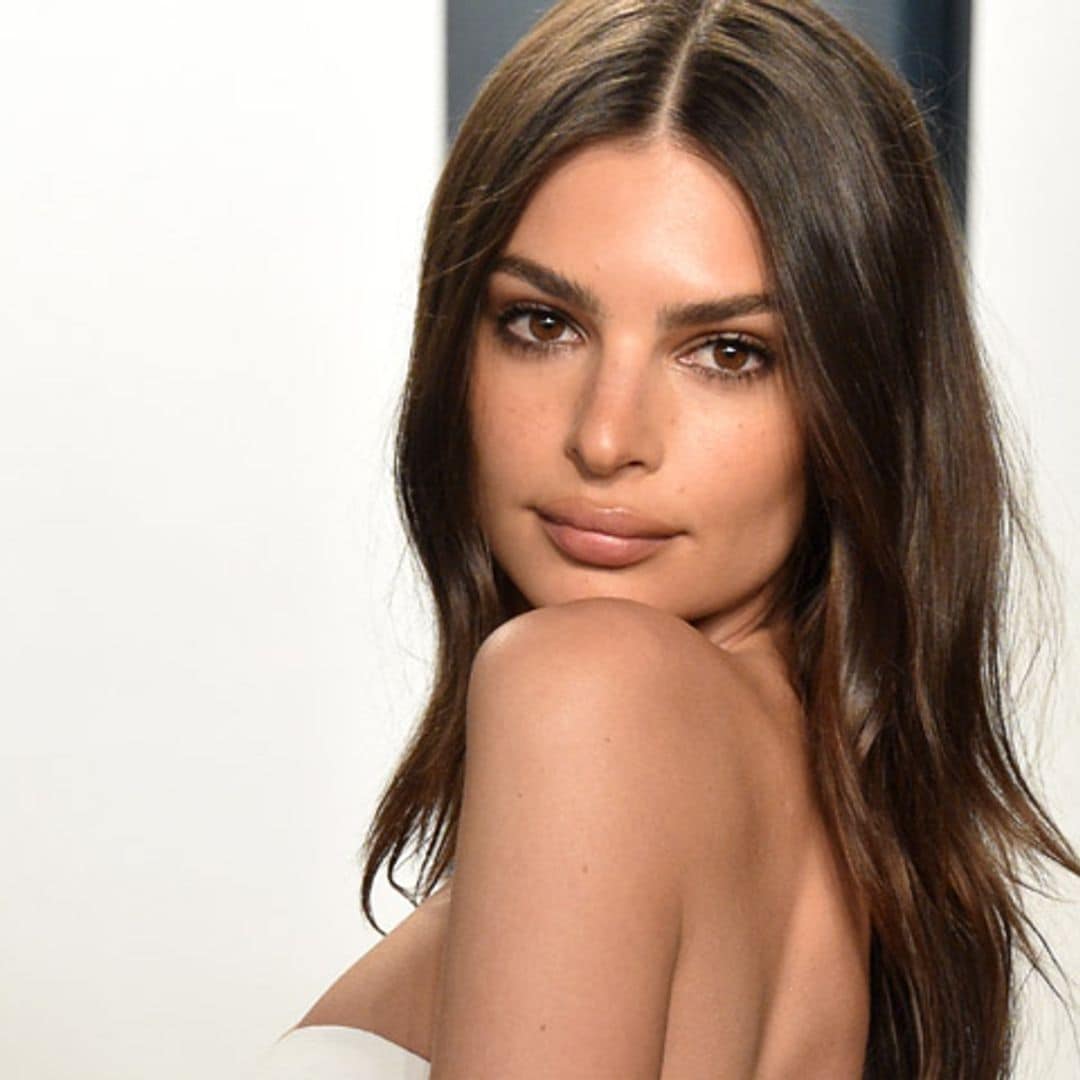 Emily Ratajkowski cambia de look por primera vez en su vida... y es espectacular