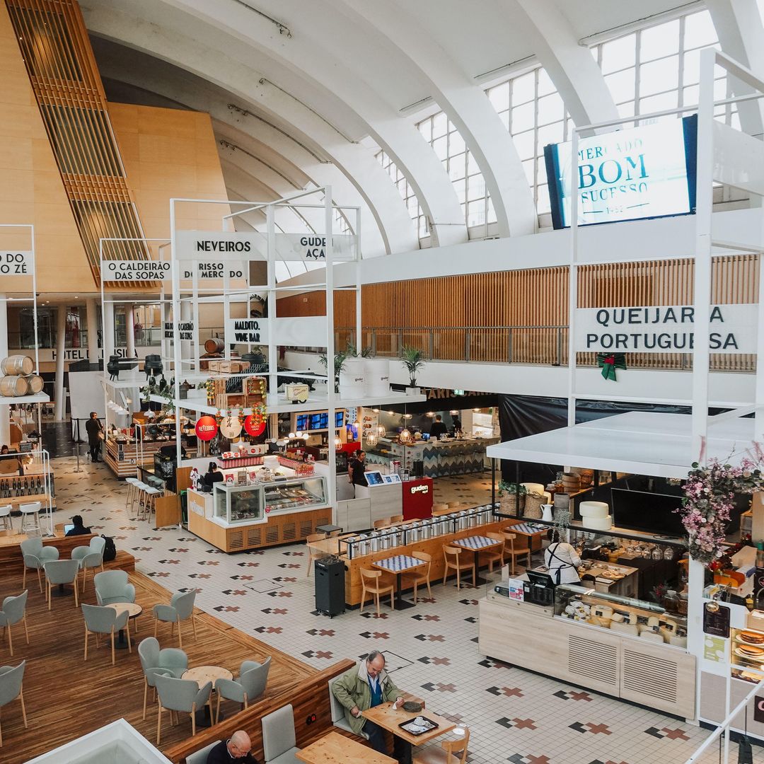 Espacio gastronómico del mercado Bom Sucesso.