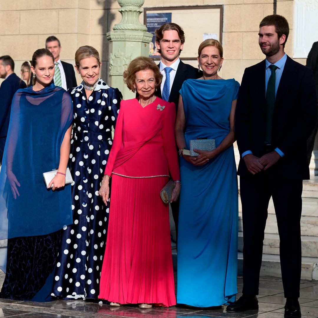 La felicidad de la reina Sofía junto a sus hijas y sus nietos, Irene, Miguel y Juan, en la boda de Teodora de Grecia