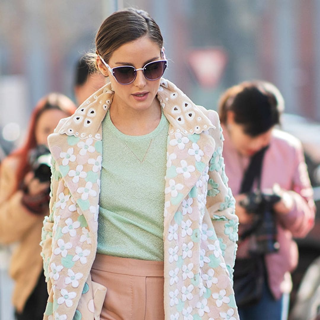 Abrigos pastel, chaquetas de cuero y los nuevos básicos en los looks de entretiempo