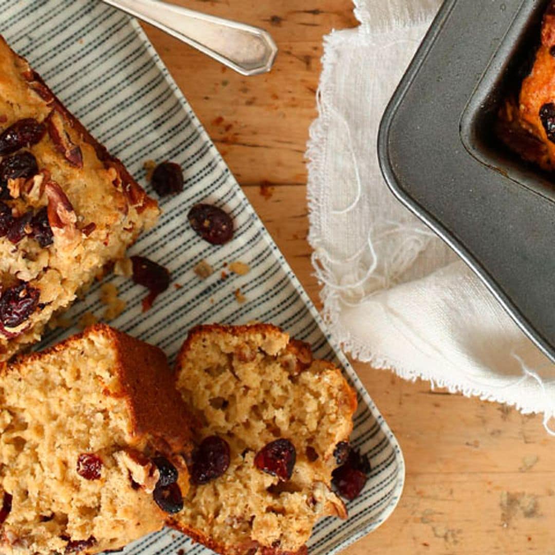 Bizcocho de avena con arándanos y pasas