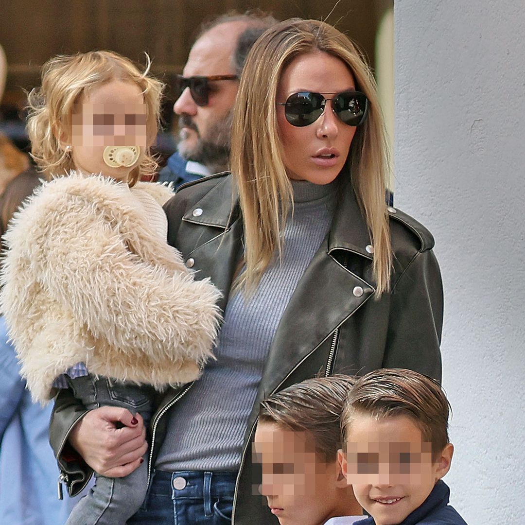 Alice Campello con sus hijos