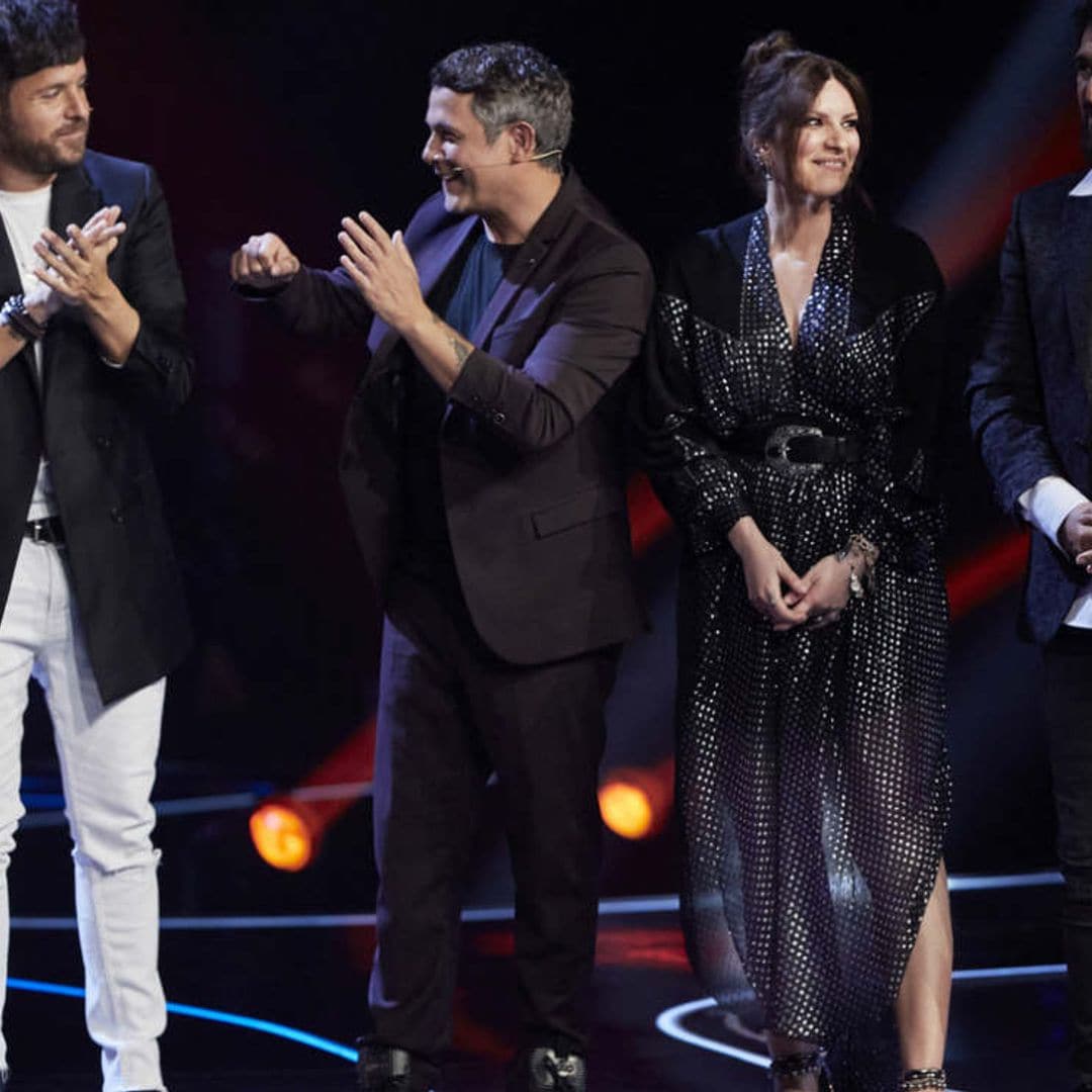 Laura Pausini, Pablo López, Antonio y Alejandro, emocionados tras recibir una sorpresa en 'La Voz'