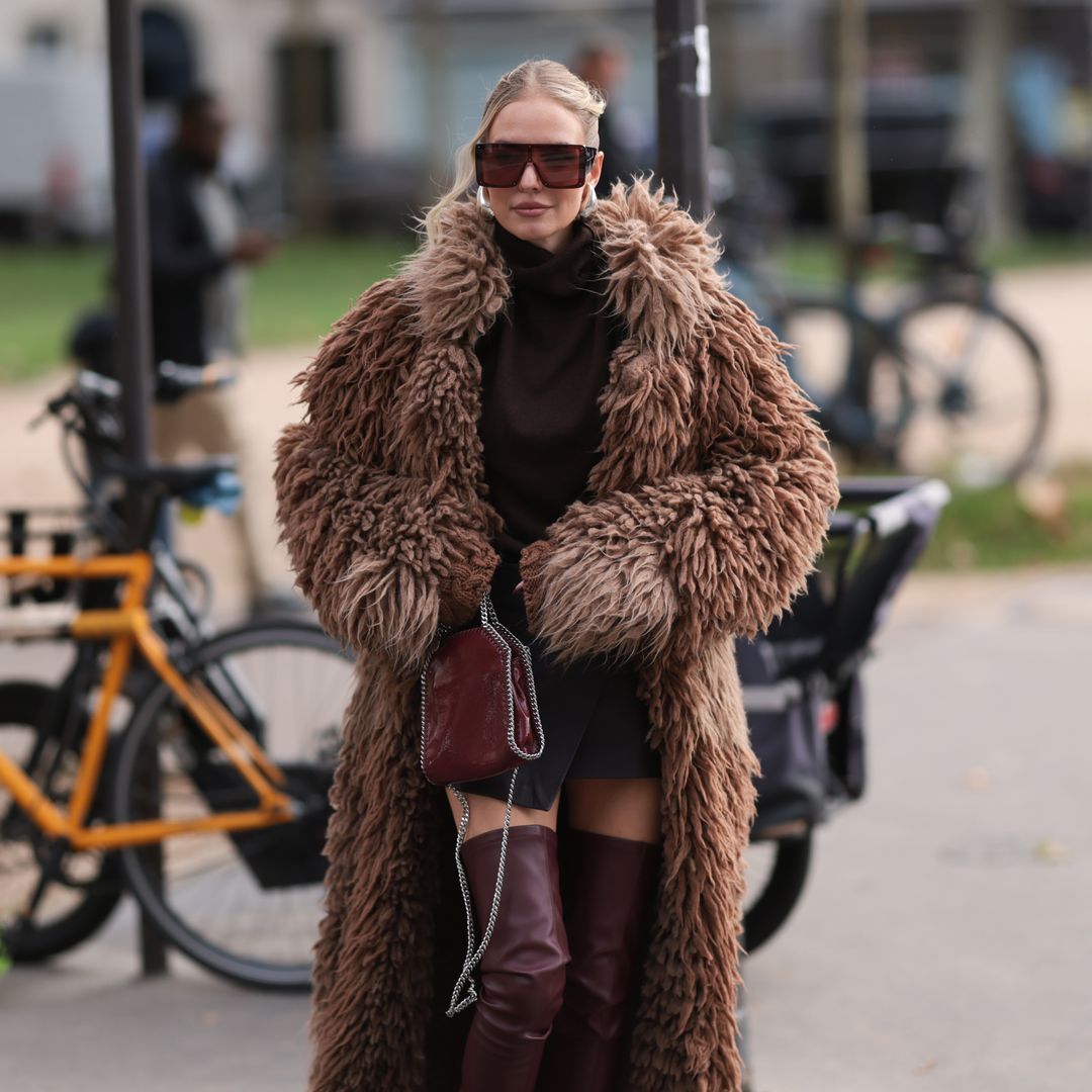 10 abrigos de pelo que transforman tus looks básicos en los días más fríos