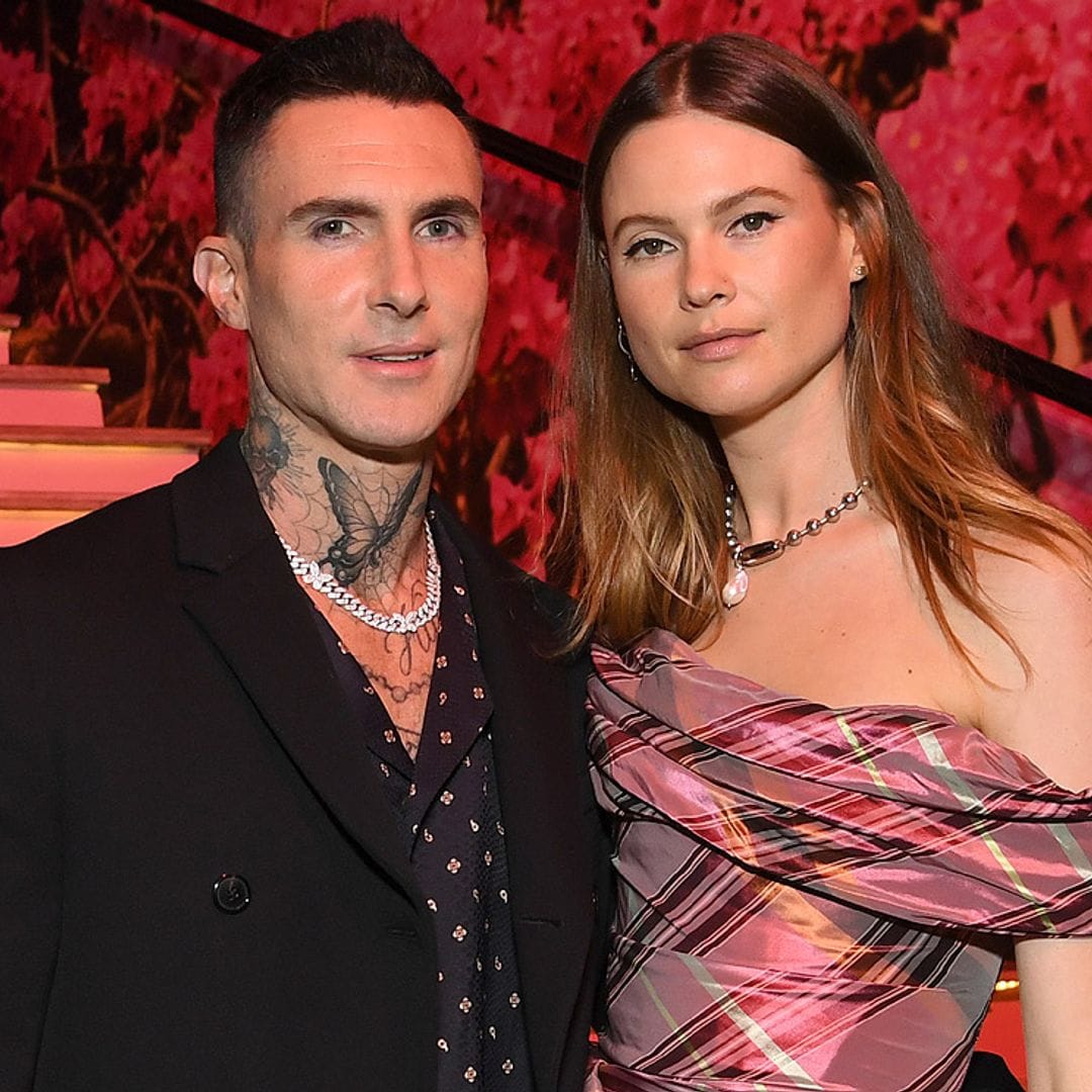 ¡Adam Levine y Behati Prinsloo están esperando su tercer hijo! Así empezó su historia de amor