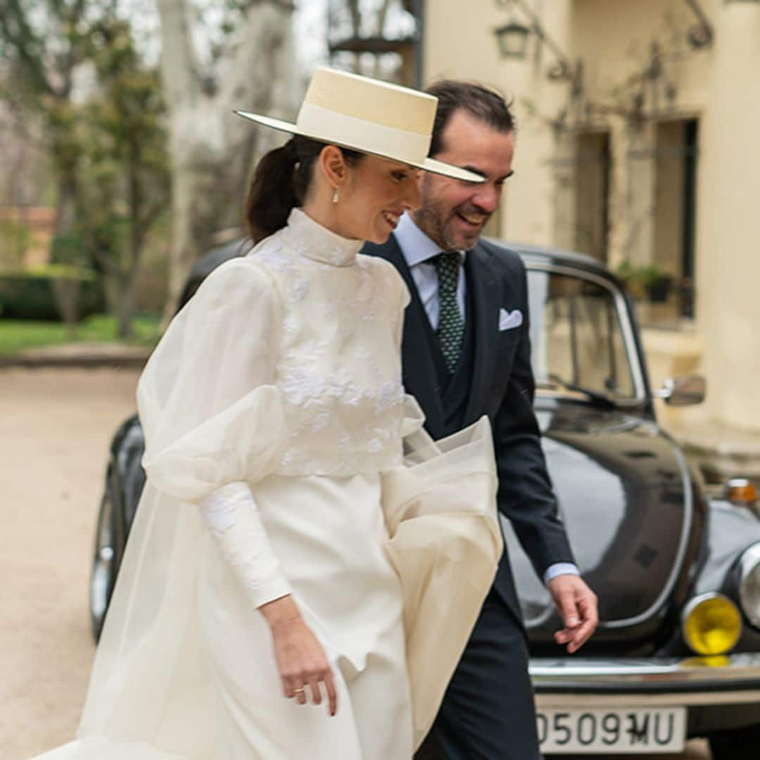 El vestido de mangas abullonadas de Pati, la novia que se casó en Madrid con un sombrero cordobés