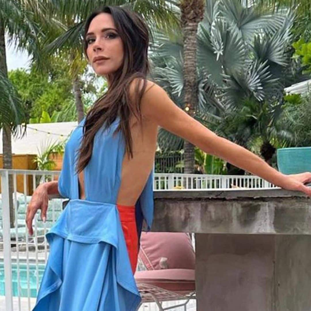 El inesperado look de Victoria Beckham para un día en la piscina