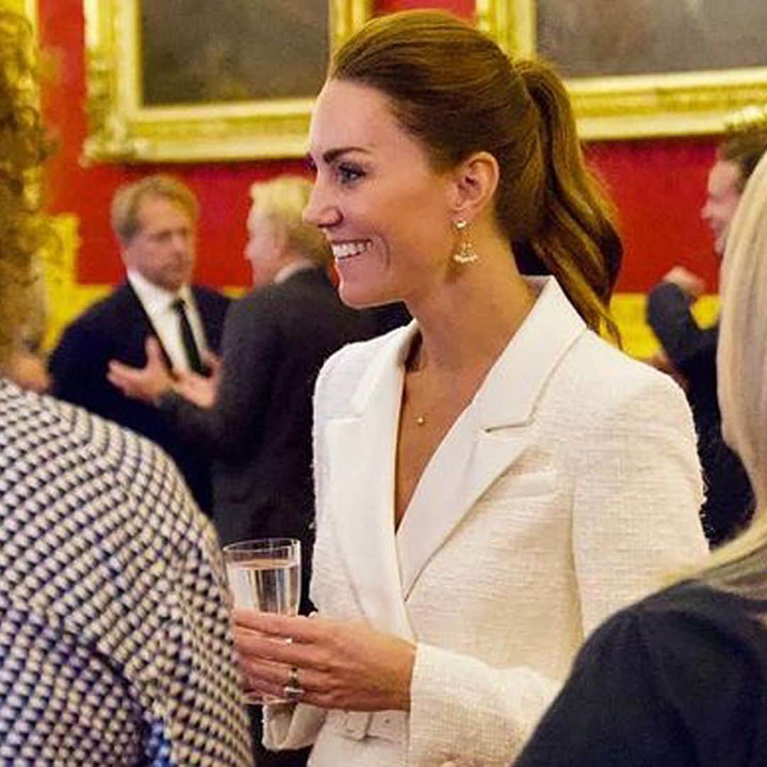 Kate Middleton conecta con doña Letizia gracias a su romántico look 'bailarina'