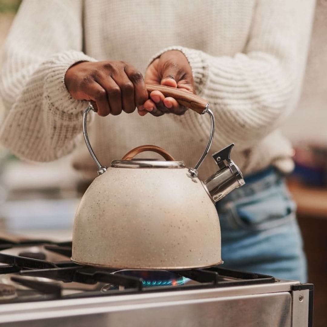 Prepara un té reconfortante en pocos minutos con estos 7 hervidores de agua