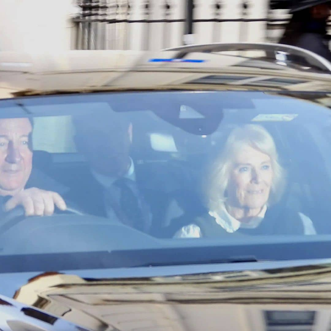 La reina Camilla no se separa de Carlos III tras ser operado con éxito de la próstata