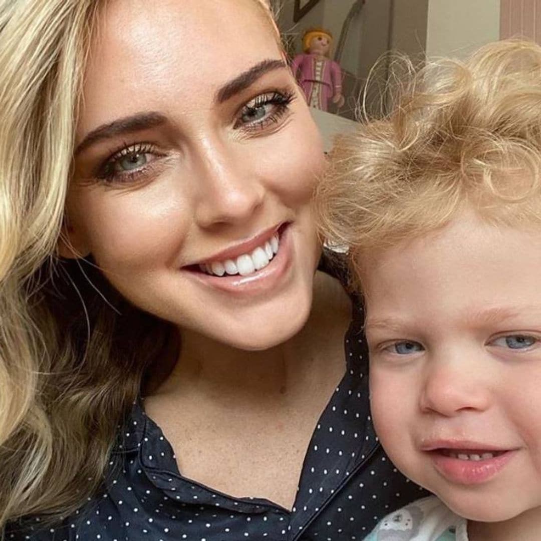 La curiosa competición de gateo del hijo de Chiara Ferragni y su mascota