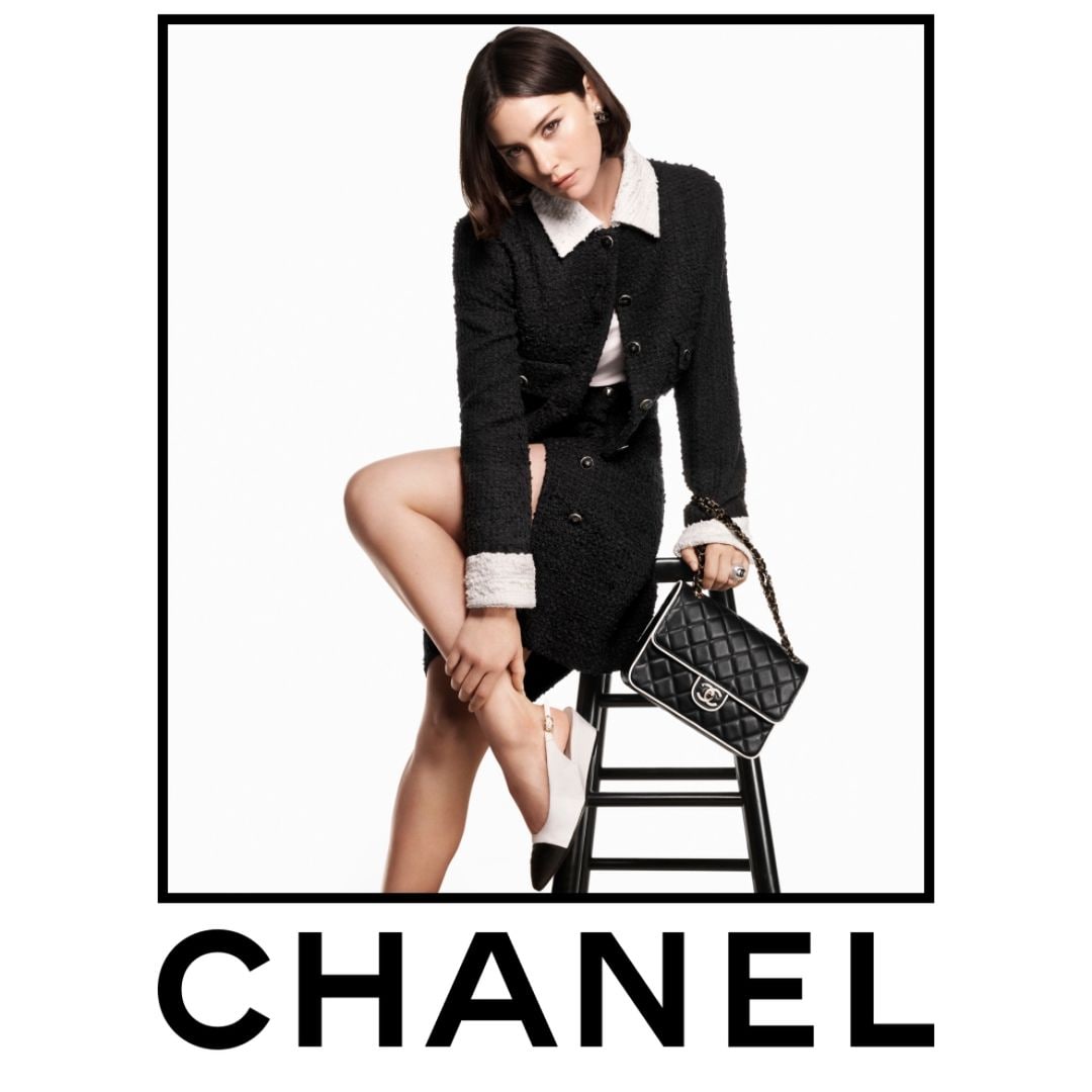 Gracie Abrams es la protagonista de la nueva campaña de Chanel