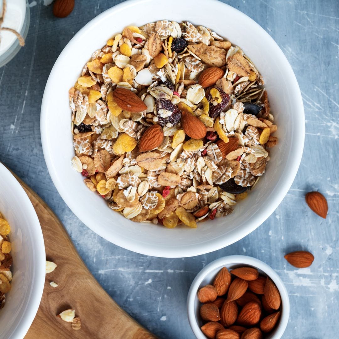 ¿Por qué es tan buena idea tomar frutos secos en el desayuno?