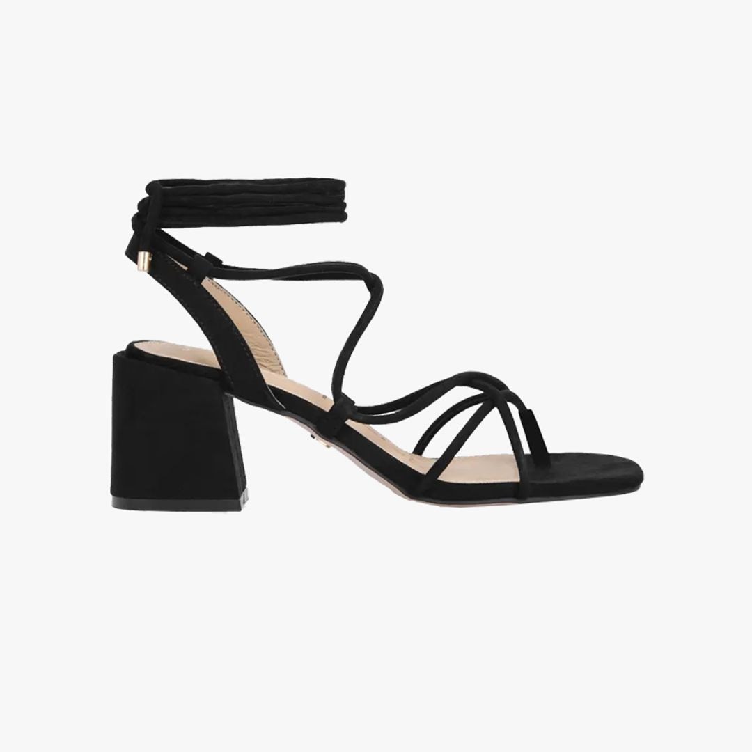 Kurt Geiger sandalia negra con tacón sensato