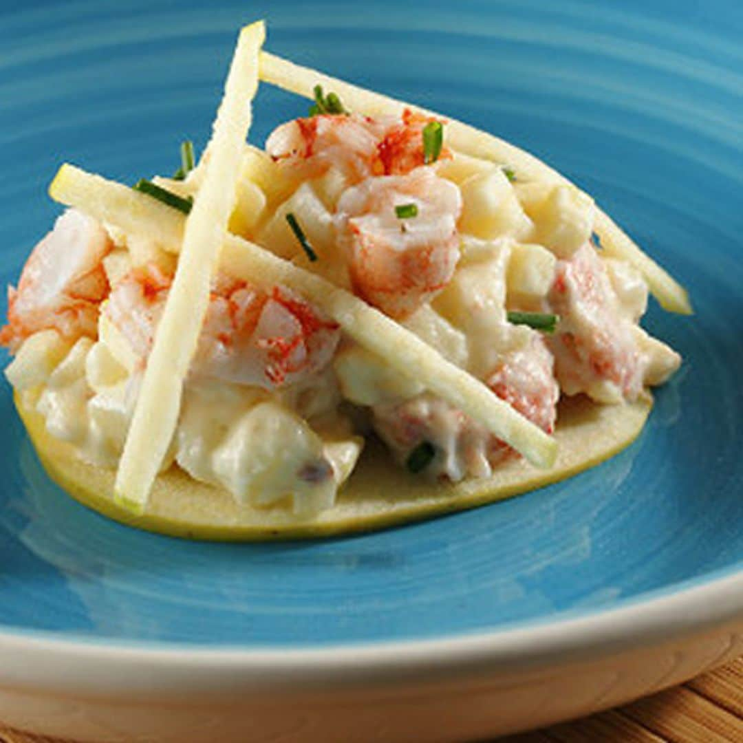 Canapés de manzana y gambas