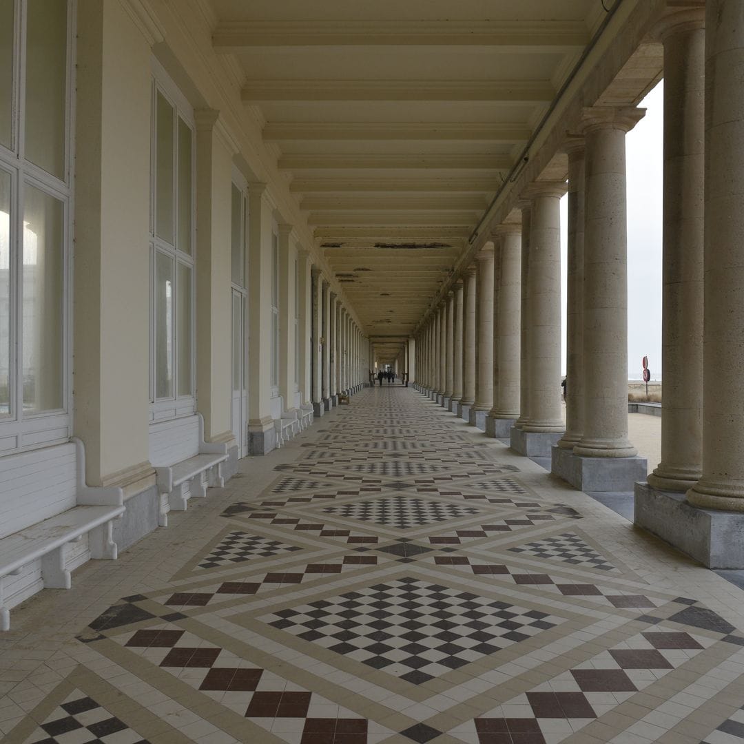 Galerías Reales junto a la playa en Ostende, Bélgica