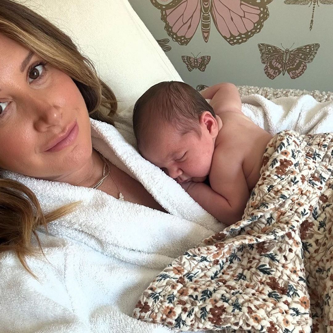 Ashley Tisdale, actriz de High School Musical, presenta con estas imágenes a su segunda hija