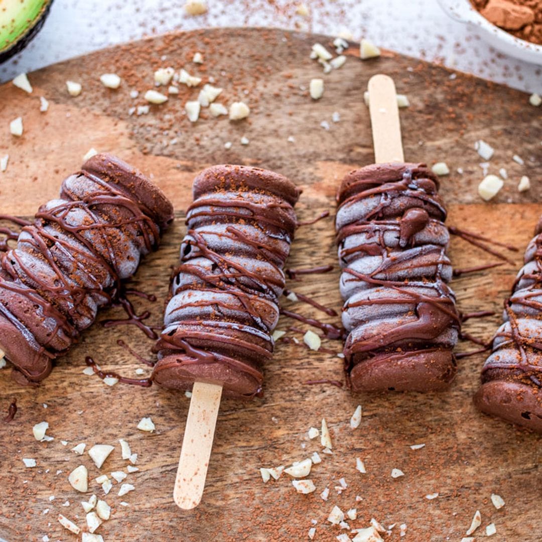 Helados de chocolate y aguacate