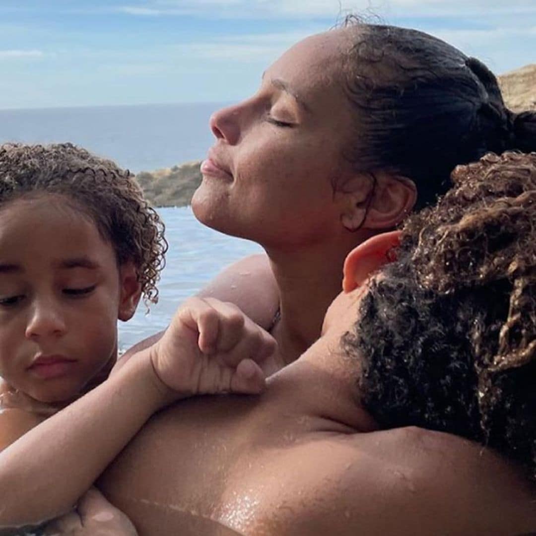 ¿Tras los pasos de su madre? El impresionante talento del hijo de Alicia Keys cantando con ella