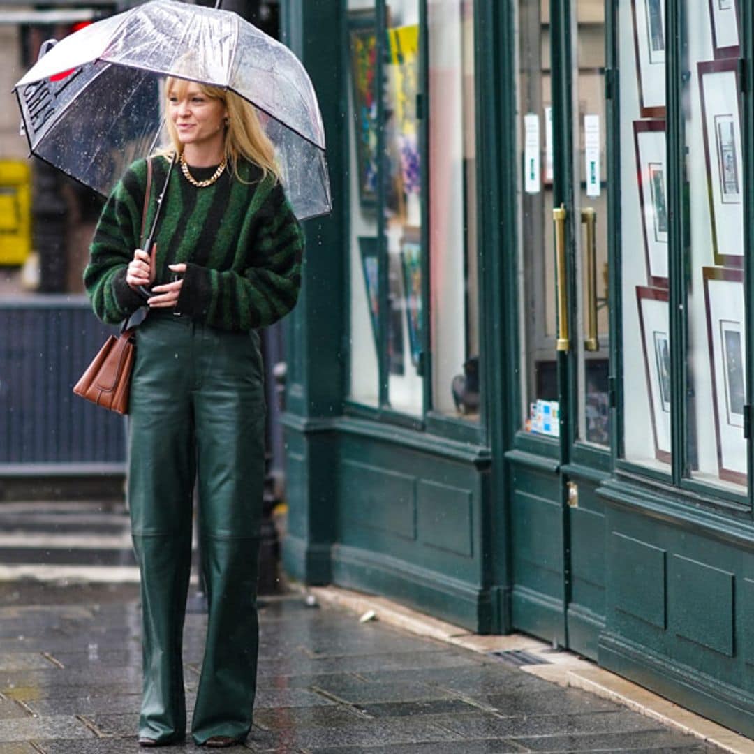 Al mal tiempo, ¡estilazo! Looks para días de lluvia ☔️ con básicos que ya tienes en el armario