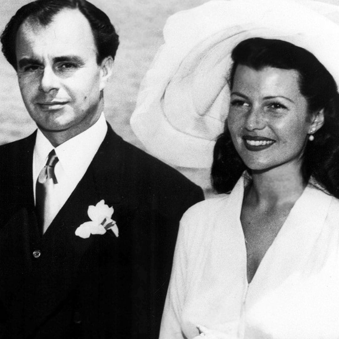 Las 5 bodas de Rita Hayworth: tocados preciosos, enlaces sorpresa y hasta un vestido azul