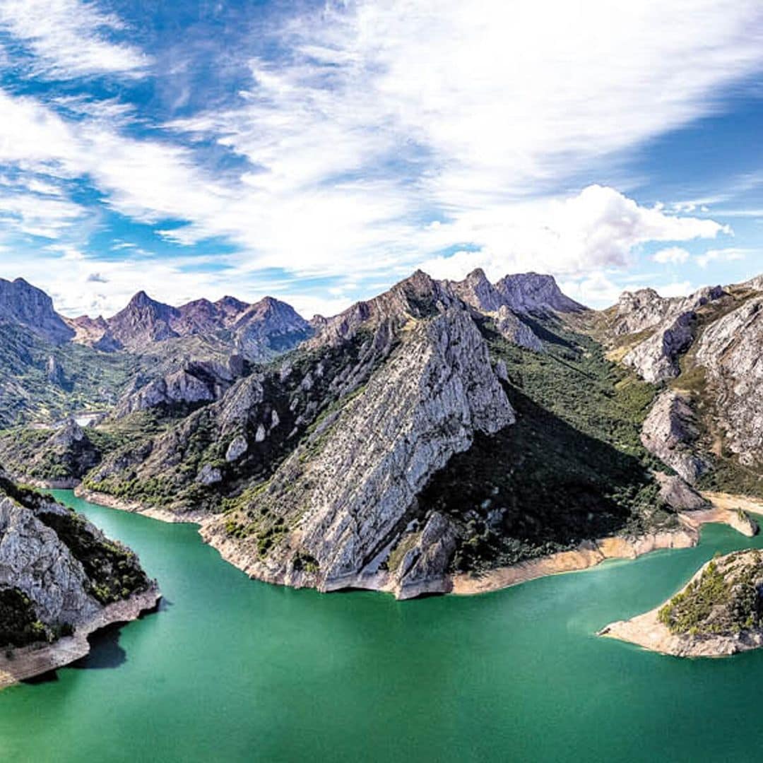 Montaña y embalse de Riaño (León): navegar por los fiordos leoneses