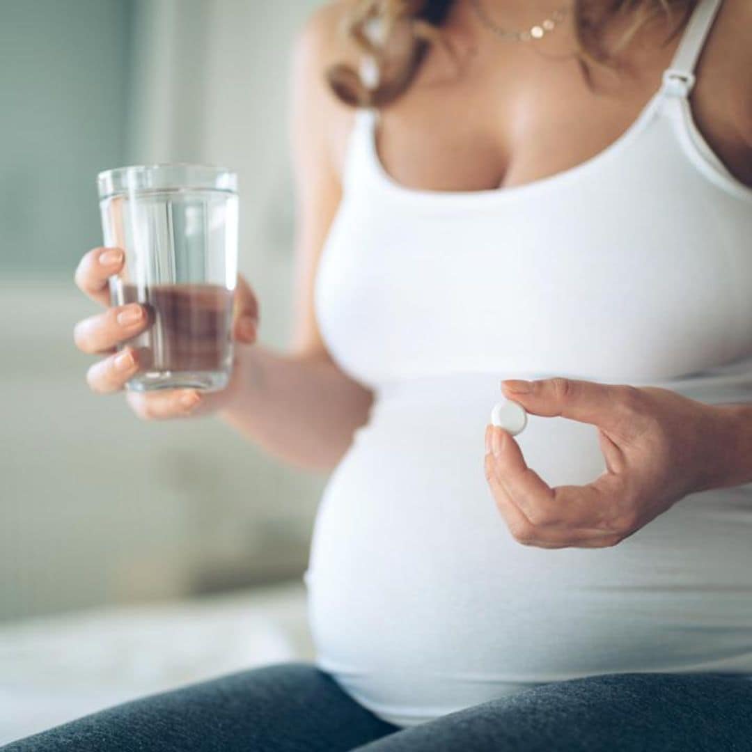 Si estás embarazada o vas a estarlo, debes tomar suplementos de yodo, ¿sabes por qué?