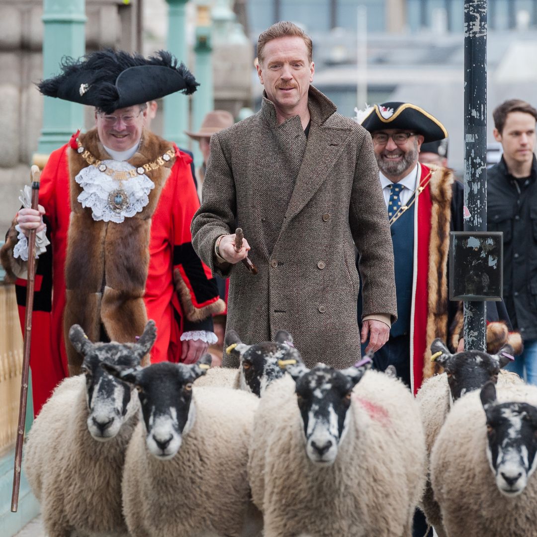 El actor Damian Lewis, de protagonista de 'Homeland' a pastor de ovejas por las calles de Londres