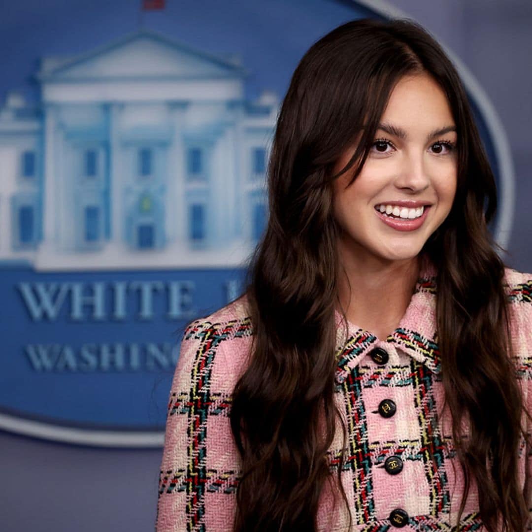 Olivia Rodrigo visita la Casa Blanca con un simbólico look de 'tweed'