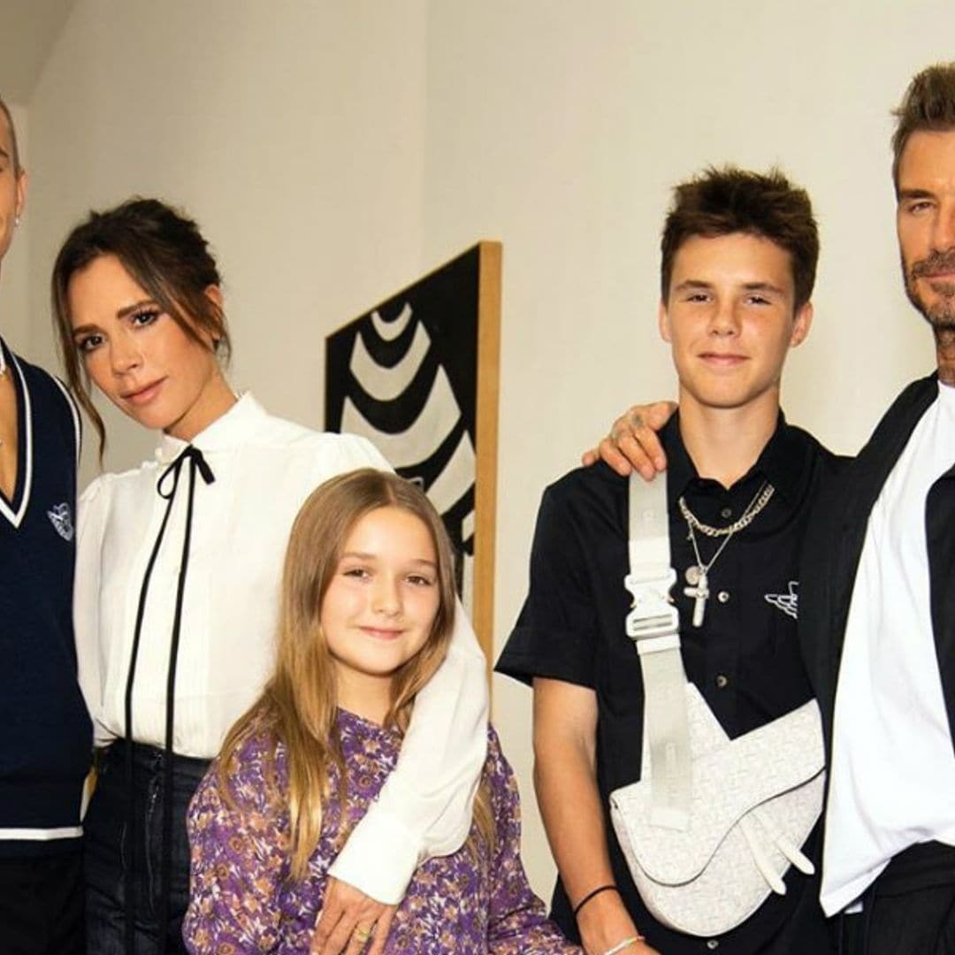 Victoria Beckham presenta su primer desfile virtual con su familia como favoritos (y únicos) invitados