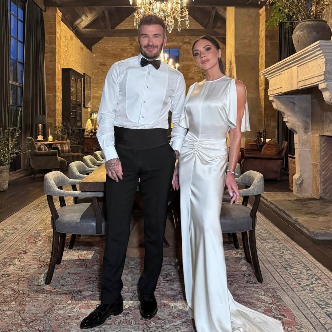 Victoria Beckham se viste de novia con el diseño superventas que adoran 'royals' y modelos