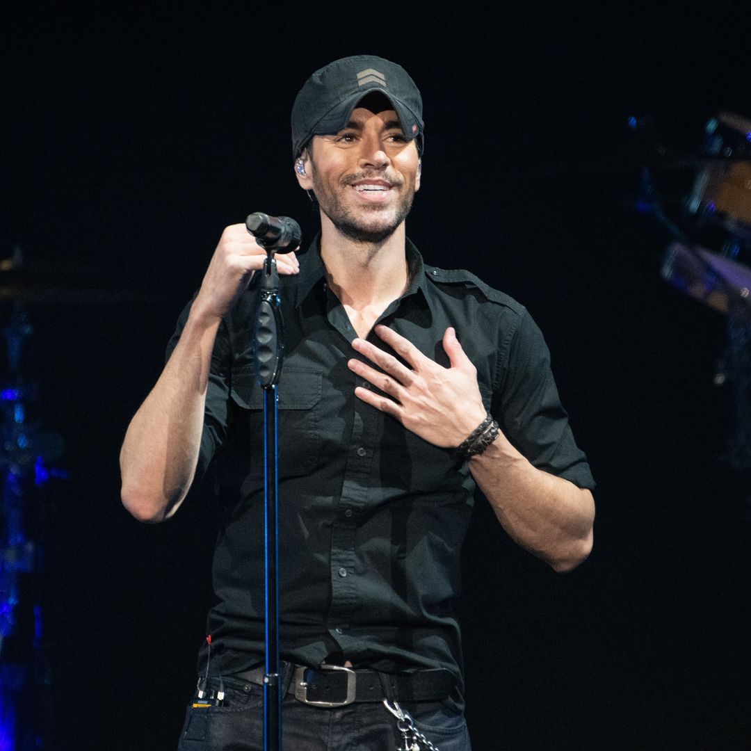 PRIMICIA: Enrique Iglesias vuelve a cantar en España en 2025