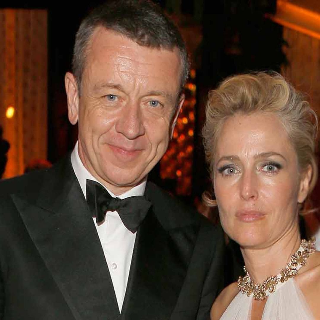 La desconocida relación de Gillian Anderson con su 'jefe', el creador de 'The Crown'