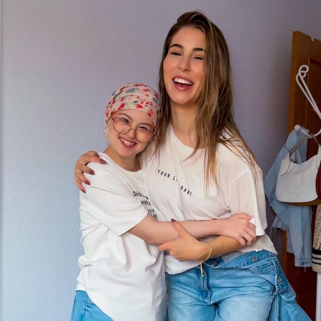 Muere Paula Cisneros, hermana de la influencer Sara Cisneros, conocida por visibilizar el síndrome de Down