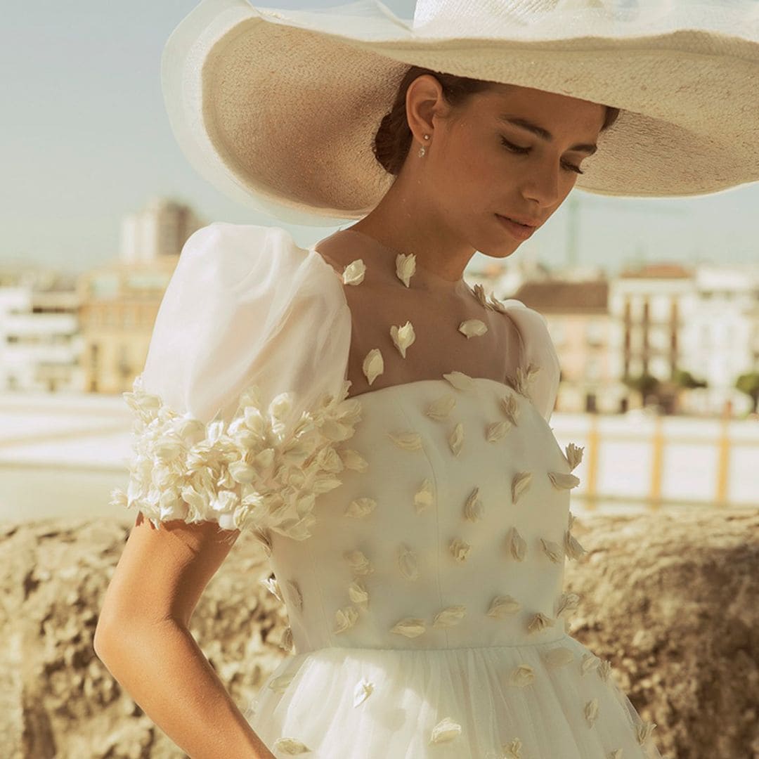 Las novias más estilosas dicen 'sí, quiero' a los sombreros y las pamelas