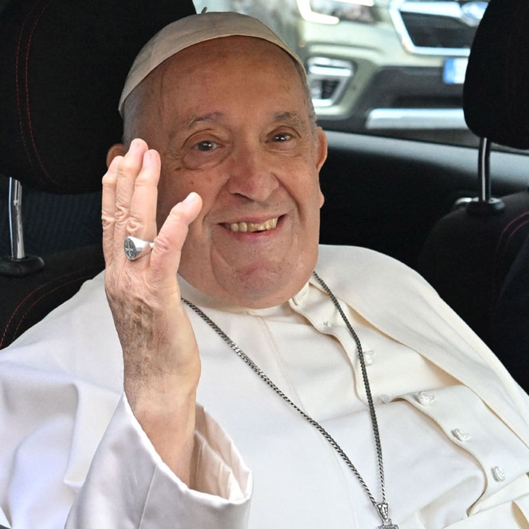 El Papa recibe el alta nueve días después de su operación: '¡Todavía estoy vivo!'