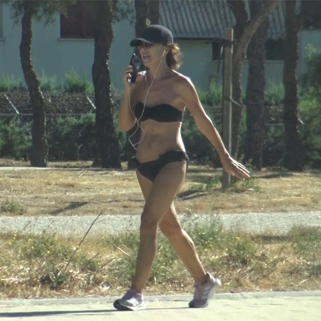 Lydia Bosch, espectacular en bikini a sus 58 años haciendo deporte por las calles de Madrid