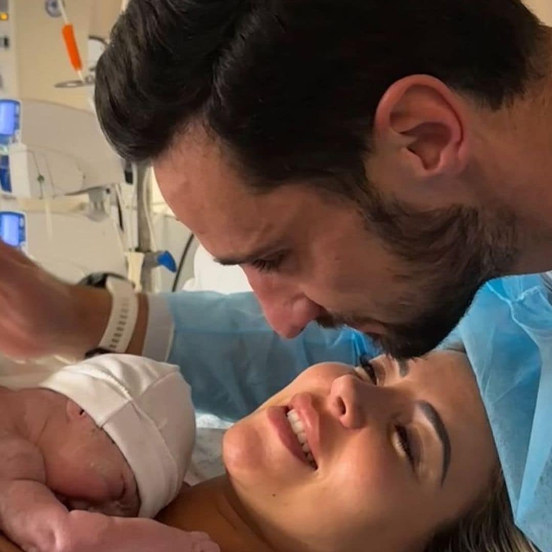 Sergio Rico y Alba Silva, ya son padres de su primera hija y la presentan con estas emocionantes imágenes