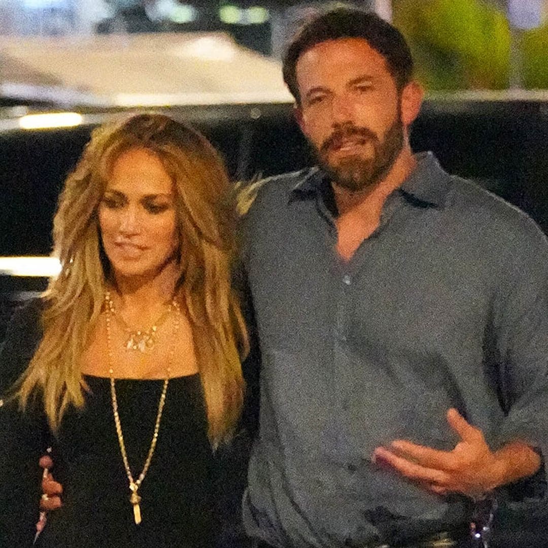 Primero sus hijos y ahora los amigos: Jennifer Lopez y Ben Affleck, día de playa con Matt Damon