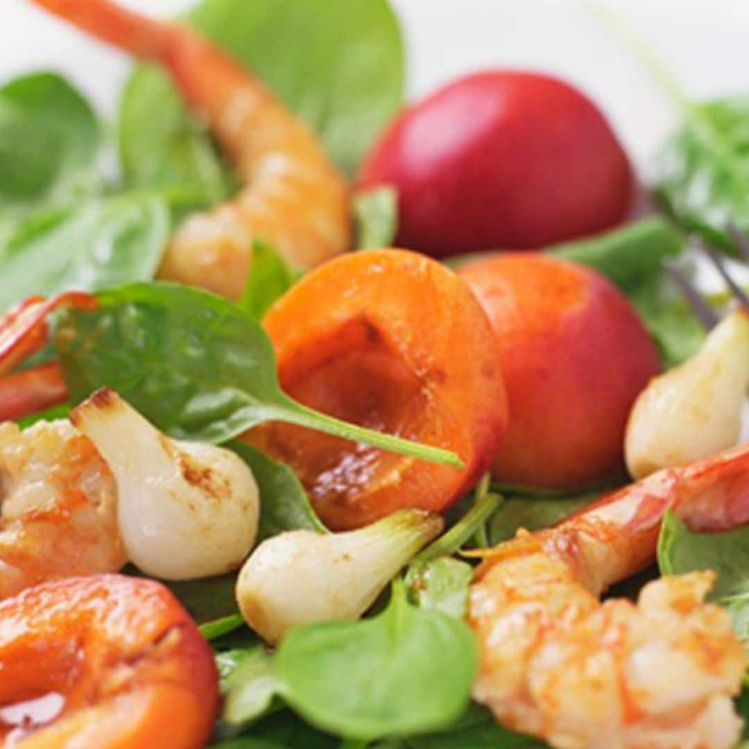 Ensalada de gambas y albaricoques