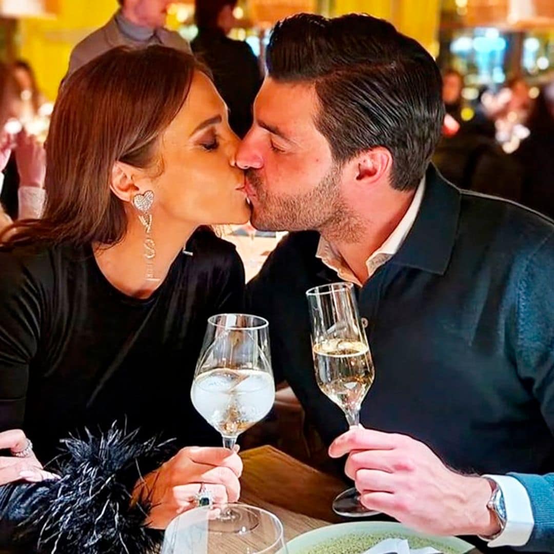 ¡Por bulerías y con un beso de película! Paula Echevarría celebra el cumpleaños de Miguel Torres por todo lo alto