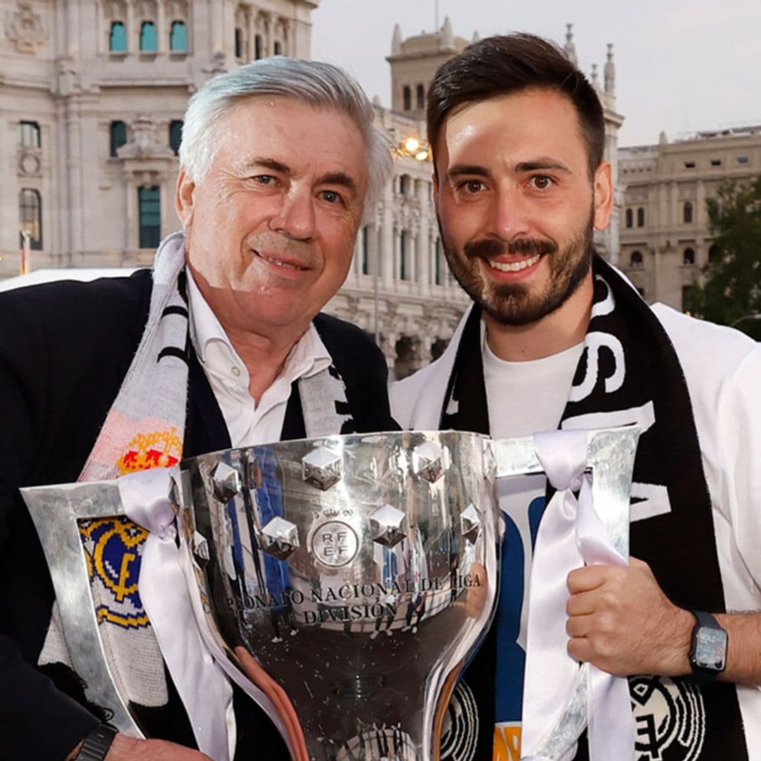 La otra gran celebración familiar de Carlos Ancelotti (también de blanco) en Sevilla