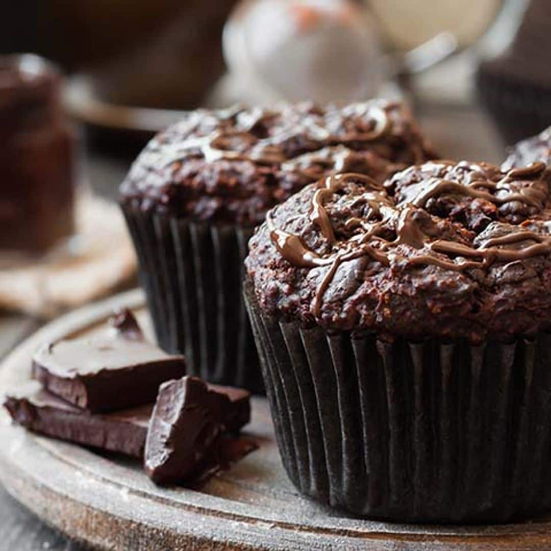 Magdalenas de chocolate, café y remolacha