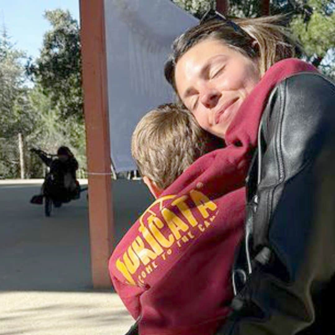 Laura M. Flores se derrite con estas imágenes de su hijo Mati jugando con su abuelo, Kiko Matamoros