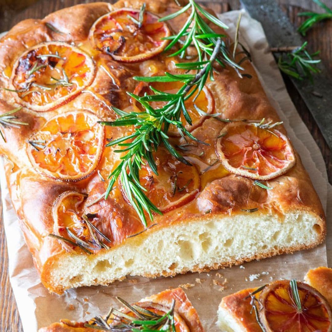 Focaccia de naranja sanguina y romero