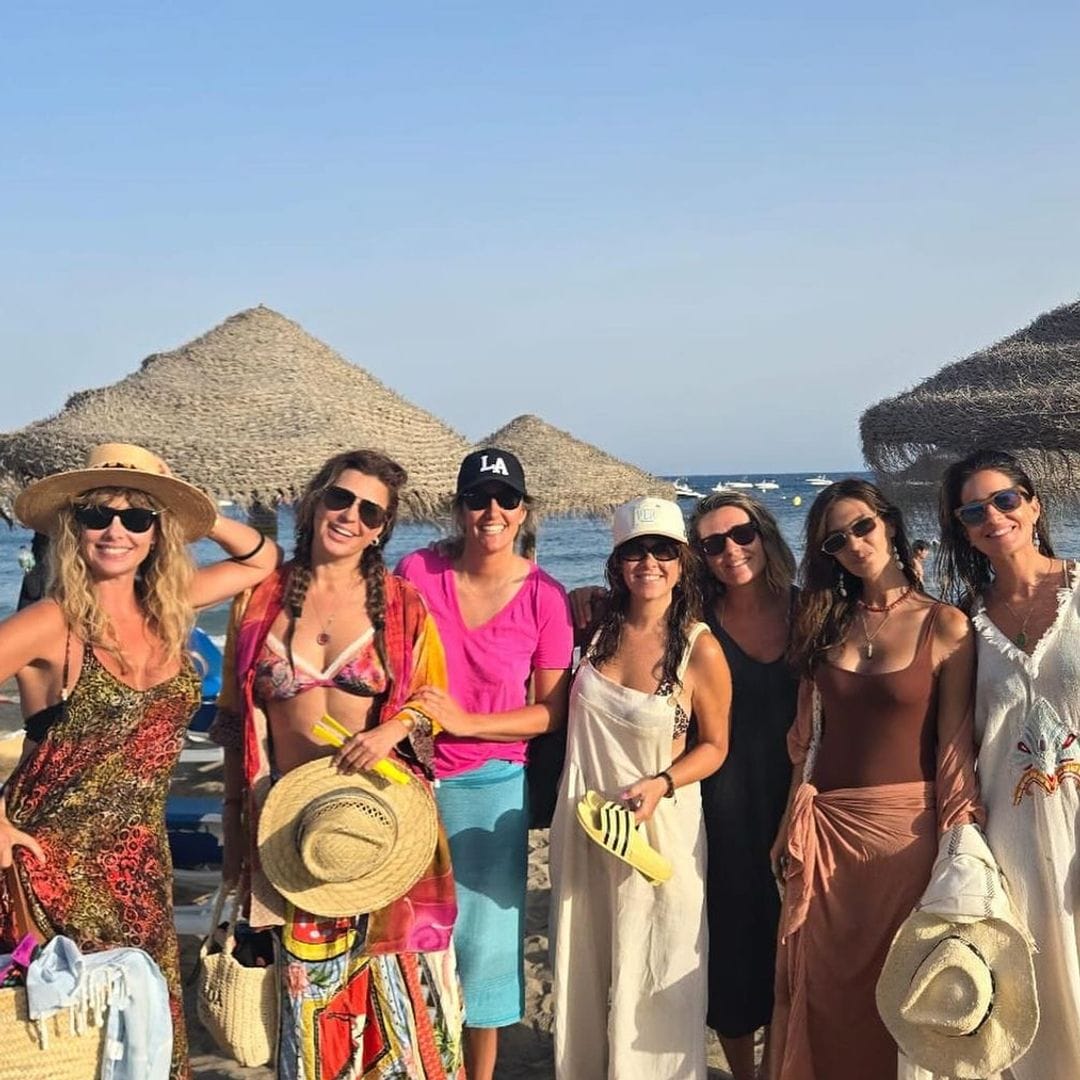 Sara Carbonero de vacaciones con amigas Vanesa Martín, Isabel Jimenez 