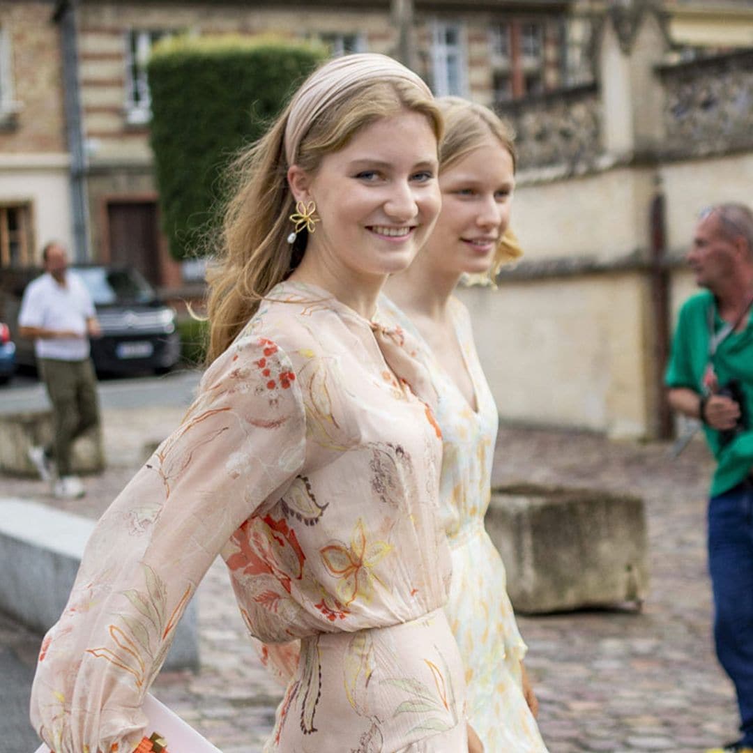 Elisabeth y Éléonore de Bélgica, dos invitadas a juego con vestidos de flores y volantes